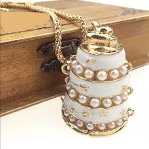 Pearl Wedding Cake Necklace